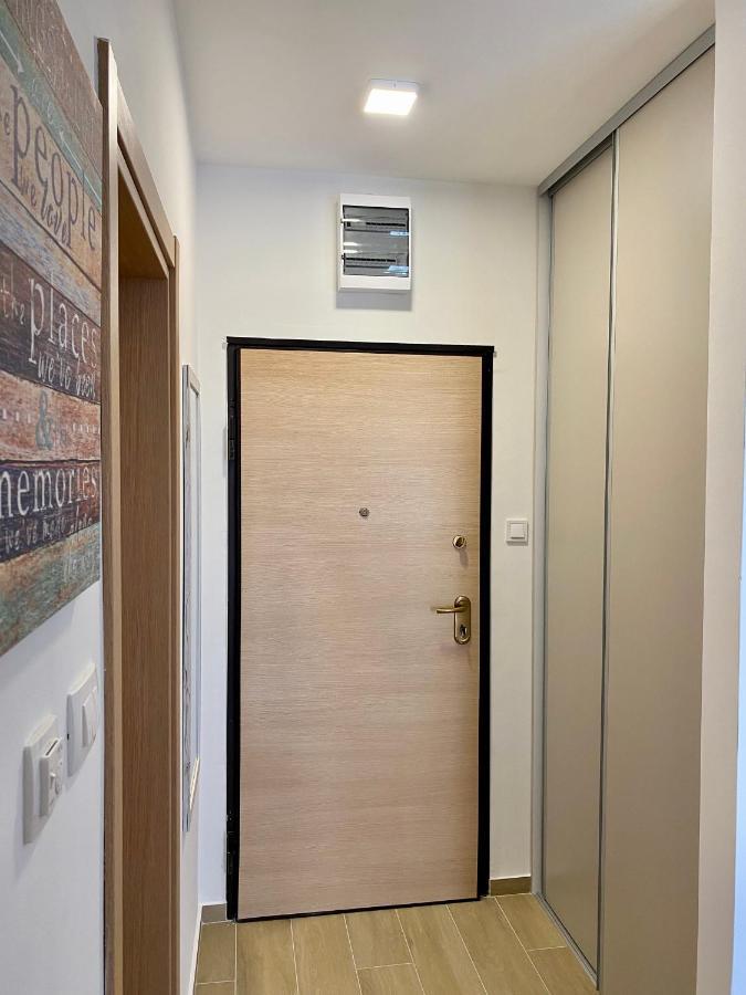 Wave N' Sea Apartment